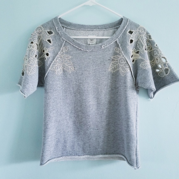 Lucky Lotus Tops - 3/$20 LUCKY LOTUS | cropped gray embroidered top